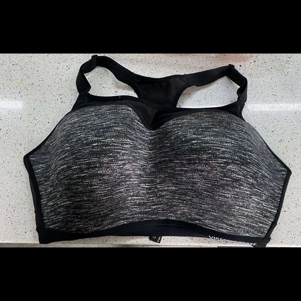 Victoria Secret Sport Bra 38DDD